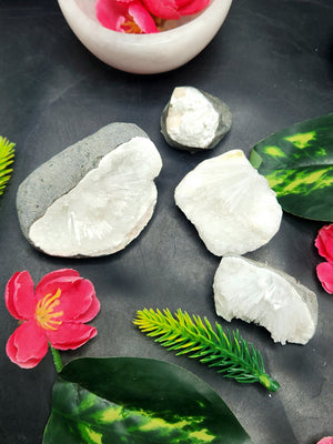 Set of 4 Scolecite natural free forms - reiki/energy/chakra/healing - 2.5 inches and 270 gms (0.59 lb)