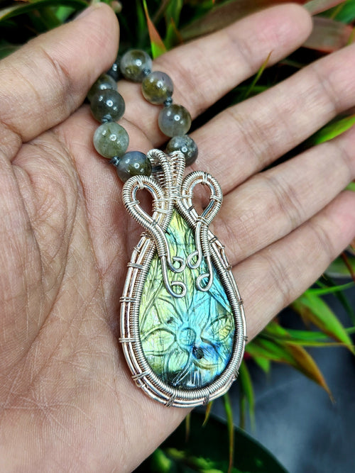 Labradorite Bead Mala Necklace with Wire-Wrapped Floral Pendant - Exquisite Craftsmanship and Radiant Elegance