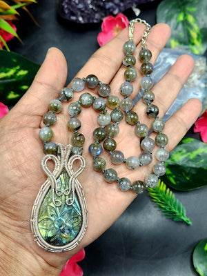 Labradorite Bead Mala Necklace with Wire-Wrapped Floral Pendant - Exquisite Craftsmanship and Radiant Elegance