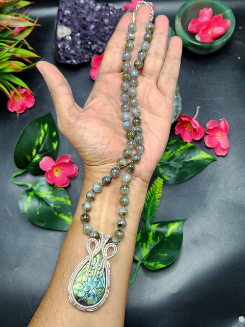 Labradorite Bead Mala Necklace with Wire-Wrapped Floral Pendant - Exquisite Craftsmanship and Radiant Elegance