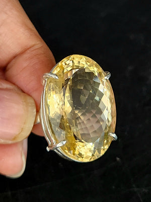 Citrine Faceted Oval Ring: Radiant Beauty in 925 Silver