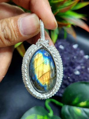 Labradorite Oval Pendant - Captivating Beauty in Wire-Wrapped Elegance