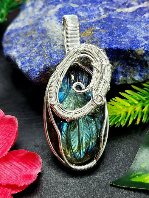Labradorite Floral Carving Oval Pendant - Exquisite Wire-Wrapped Elegance