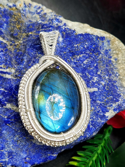 Labradorite Oval Pendant - Captivating Elegance in Wire-Wrapped Silver