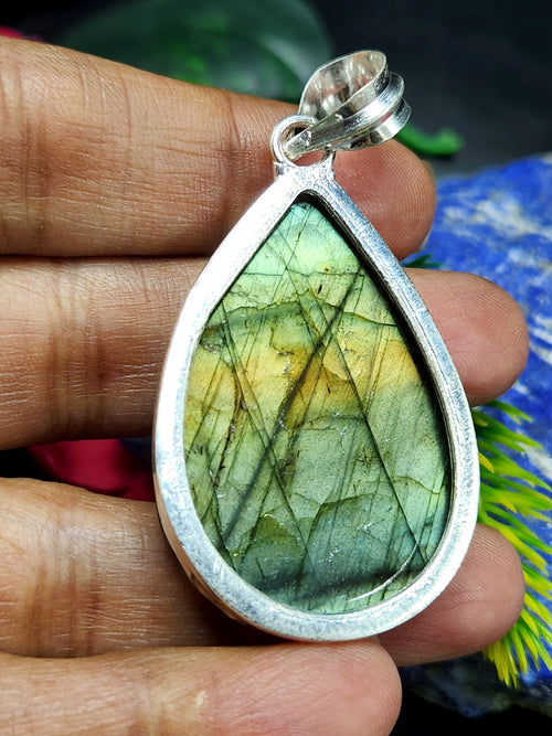 Labradorite Floral Carving Teardrop Pendant - Unveiling Nature's Artistry in Gemstone Jewelry