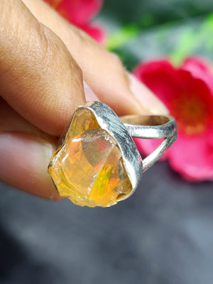 Ethiopian Opal Rough Single Stone Ring - A Mesmerizing Fusion of Nature and Craftsmanship