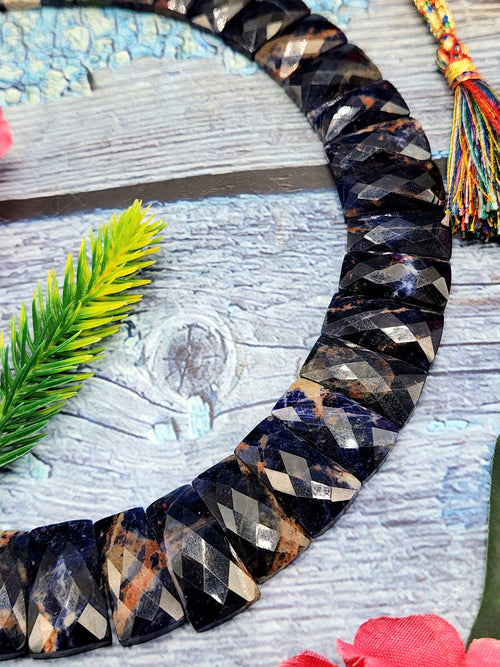 Sodalite Cut Stone Necklace with Sarafa - Dive into the Depths of Sodalite Elegance