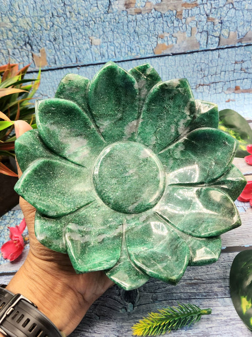 Lotus bowl hand carved in Green Aventurine stone - 7 inches diameter and 426 gms (0.94 lb) - ONE BOWL ONLY