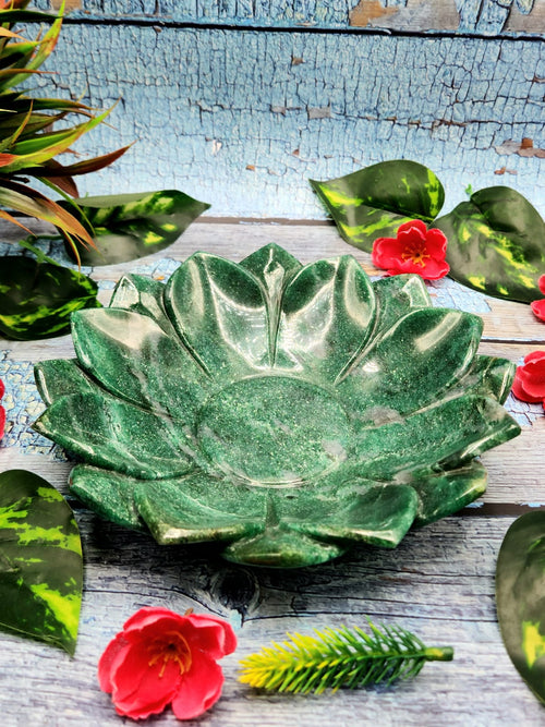 Lotus bowl hand carved in Green Aventurine stone - 7 inches diameter and 426 gms (0.94 lb) - ONE BOWL ONLY